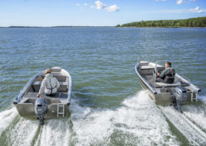 BUSTER SCC motorový člun se středovou konzolou - 4,43 m - Obrázek 5