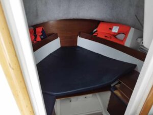 BENETEAU ANTARES 6.2 kajutový motorový člun - rok výroby 1999 - Obrázek 10