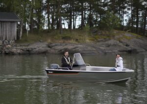 BUSTER S1 motorový člun s boční konzolou - 4,43m - Obrázek 5