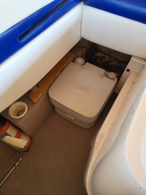 Wellcraft Excel 21 SL motorový člun + přívěs dvounápravový - Obrázek 6