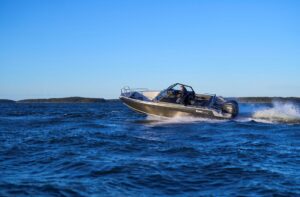 BUSTER MAGNUM 2024 motorový člun hliníkový 7,20 m + YAMAHA F225 XCB - Obrázek 7