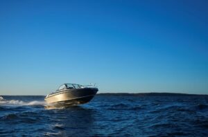 BUSTER SUPERMAGNUM motorový člun hliníkový - 7,70m - Obrázek 7