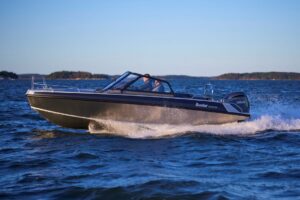 BUSTER MAGNUM 2024 motorový člun hliníkový 7,20 m + YAMAHA F225 XCB - Obrázek 8