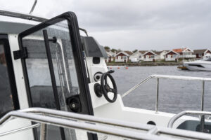 YAMARIN CROSS 60 CABIN 2024 motorový člun hliníkový + YAMAHA F115XB - Obrázek 7