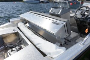 BUSTER M2 2024 motorový člun s dvěma konzolami 4,86 m + YAMAHA F40 FETL - Obrázek 8