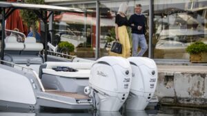 YAMAHA F250 US2 (SBW) závěsný lodní motor bílý - délka hřídele 30" / 76,2 cm - Obrázek 8