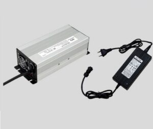 Nabíječka standardní pro SPIRIT 1.0 - pro 230 V / zásuvka - Obrázek 1