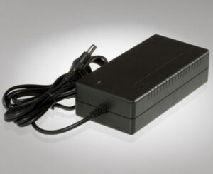 Nabíječka 40 W pro Torqeedo Travel 503/1003 a Ultralight 403 - Obrázek 1