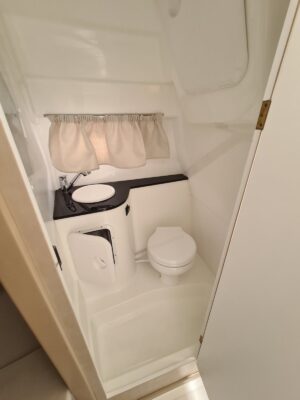 ITALMAR CABIN 23 motorový člun s motorem SUZUKI DF 225 - Obrázek 17