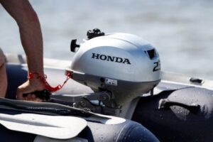 LODNÍ MOTOR HONDA BF 2,3 SCHU + olej zdarma - Obrázek 2