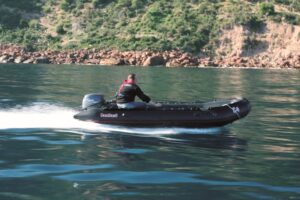 Nafukovací člun Bombard Commando C4 / 430 černý - Obrázek 5