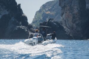 Nafukovací člun Bombard Explorer 600 Strongan světle šedý - Obrázek 2