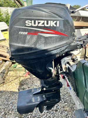 Rybářská pramice QUICKSILVER s motorem SUZUKI DF 25, elektromotorem MotorGuide a přívěsem - Obrázek 8