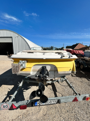 Motorový člun Monterey 180 FS (2005) s přívěsem - Obrázek 5