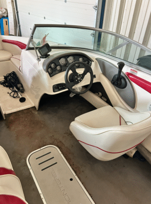 Motorový člun Monterey 180 FS (2005) s přívěsem - Obrázek 10