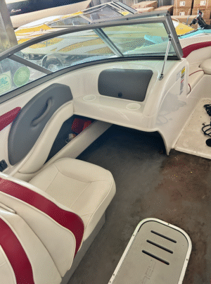 Motorový člun Monterey 180 FS (2005) s přívěsem - Obrázek 12