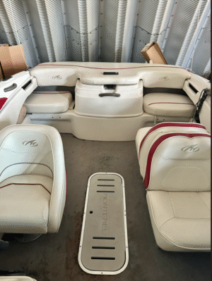 Motorový člun Monterey 180 FS (2005) s přívěsem - Obrázek 14