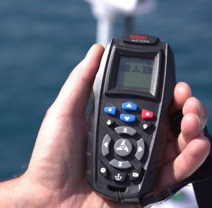 RHINO BMR GPS NxT 65 Longshaft 12V přední elektromotor bílý - Obrázek 9