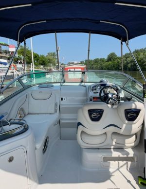 CROWNLINE 250 CR (2009) – Kajutová loď s bohatou výbavou a dieselovým motorem YANMAR 6LPA315 - Obrázek 9