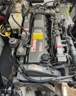 CROWNLINE 250 CR (2009) – Kajutová loď s bohatou výbavou a dieselovým motorem YANMAR 6LPA315 - Obrázek 12