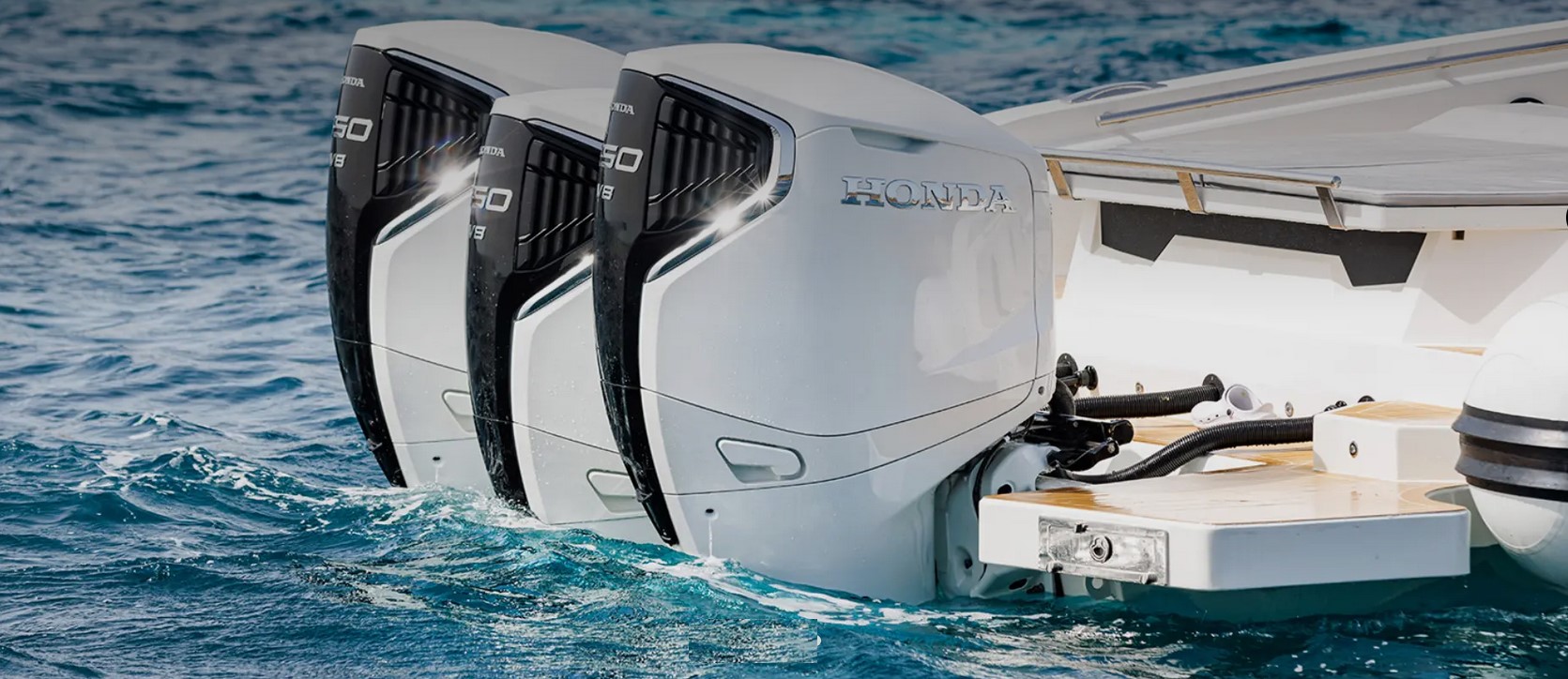 Detail přívěsného motoru Honda BF350